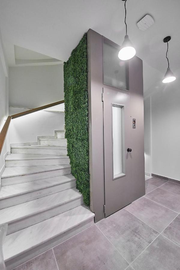 Spacious Suite W. Huge Balcony + Acropolis View Athens Exterior photo