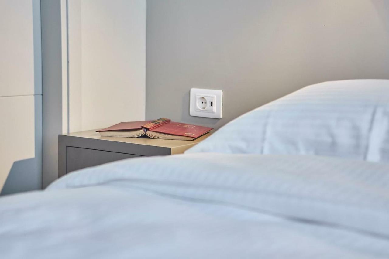 Spacious Suite W. Huge Balcony + Acropolis View Athens Exterior photo