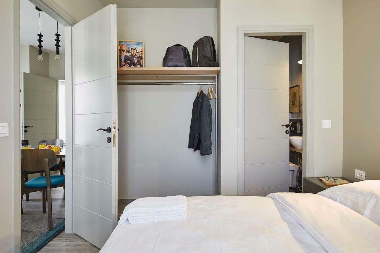 Spacious Suite W. Huge Balcony + Acropolis View Athens Exterior photo